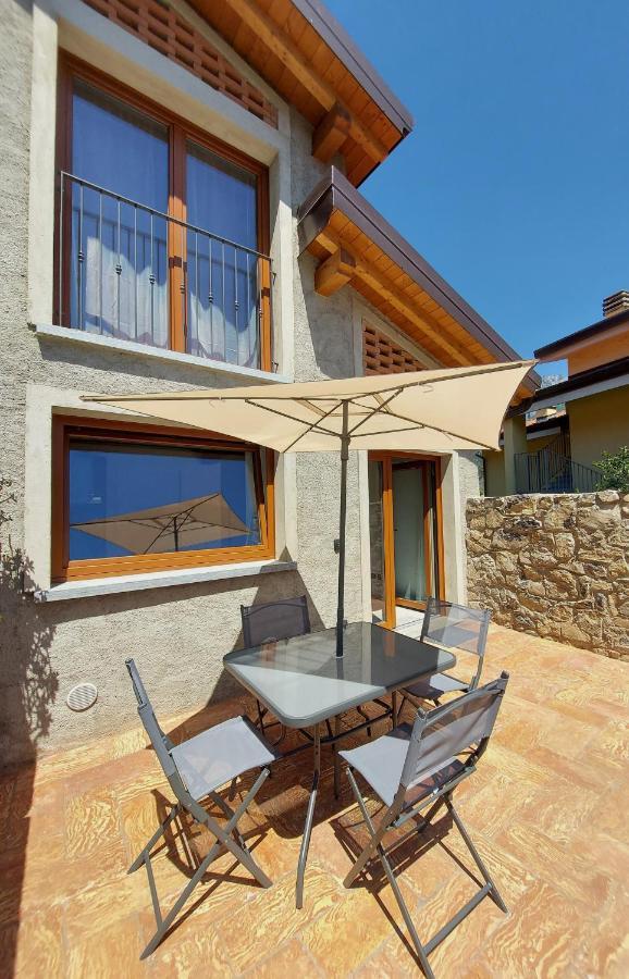 Our Happy Place - Casa Vacanze Per Il Viaggiatore Slow Mandello del Lario Eksteriør billede